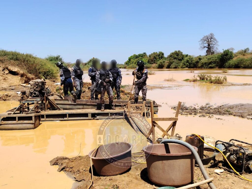 un site démantelé à Soréto, dans le département de Bakel