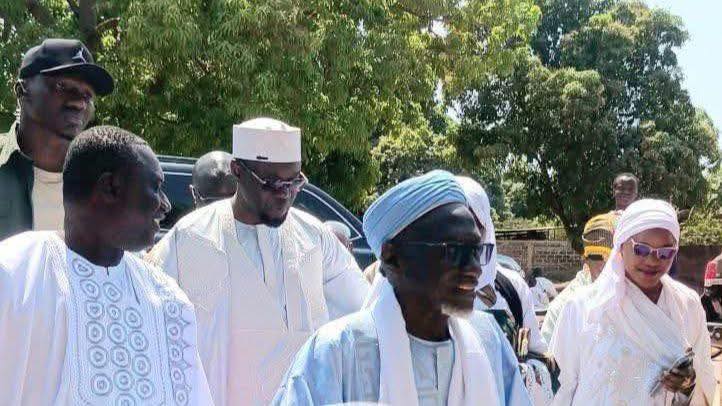 Le Premier ministre Ousmane Sonko dans les rues de Ziguinchor avec les habitants(vidéo)