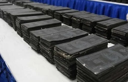 les Douanes saisissent près de 730 millions de FCFA en billets noirs