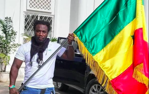 En détresse, Azoura Fall entame une grève de la faim