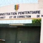 Il accuse son codétenu de lui avoir volé son téléphone et son «yamba», puis lui lacère la mâchoire