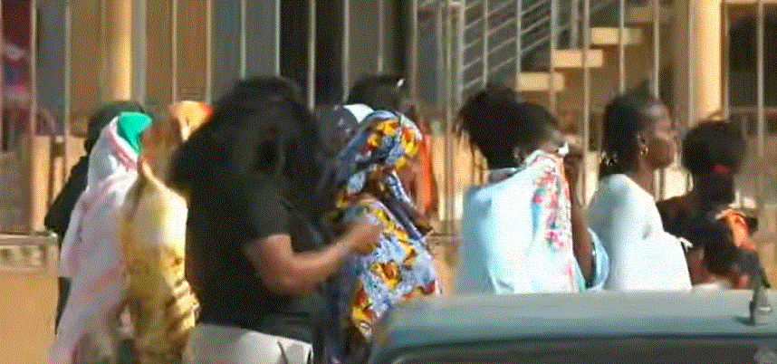 ses proches inconsolables après son mandat de dépôt