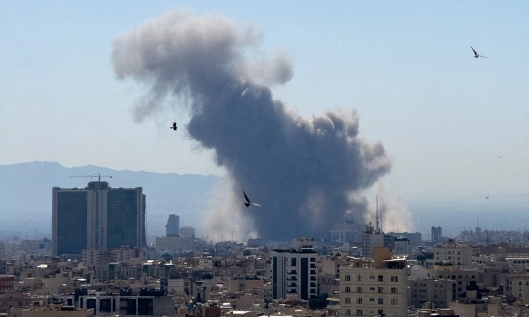 L’Iran assure sa riposte et touche plusieurs personnes près de Jérusalem, en Israël