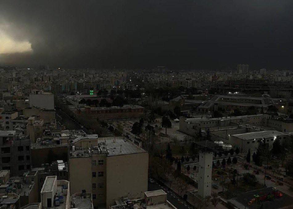 Grosse inquiétude à Téhéran après des frappes sur des dépôts pétroliers