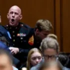 « Personne ne veut se battre pour Israël », un marin américain expulsé d’une réunion pour avoir protesté contre la guerre en Iran