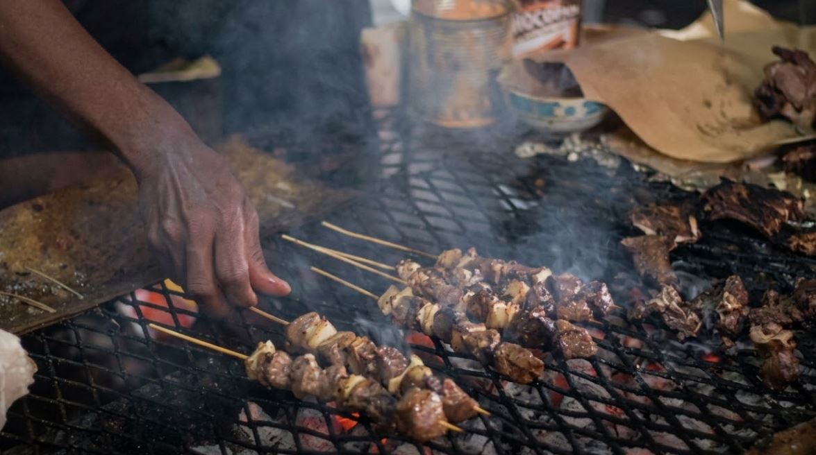 « Voici comment je préparais la viande de chat »