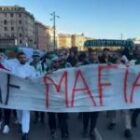 « CAF MAFIA », Les supporters algériens détruisent la Confédération Africaine de Football dans une banderole viral