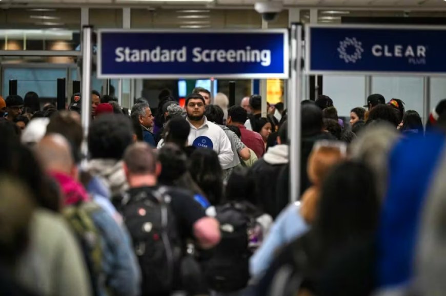 Trump envoie ICE dans les aéroports
