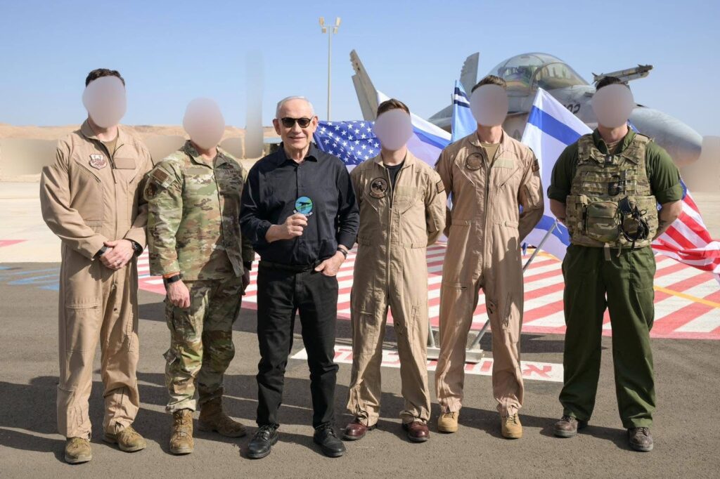 Guerre contre l’Iran : Benjamin Netanyahu rencontre des pilotes américains ayant participé aux frappes aux côtés de Forces de défense israéliennes.