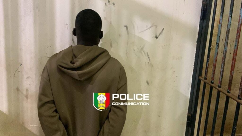 Un neveu “vide” la valise de son oncle après six mois d’absence