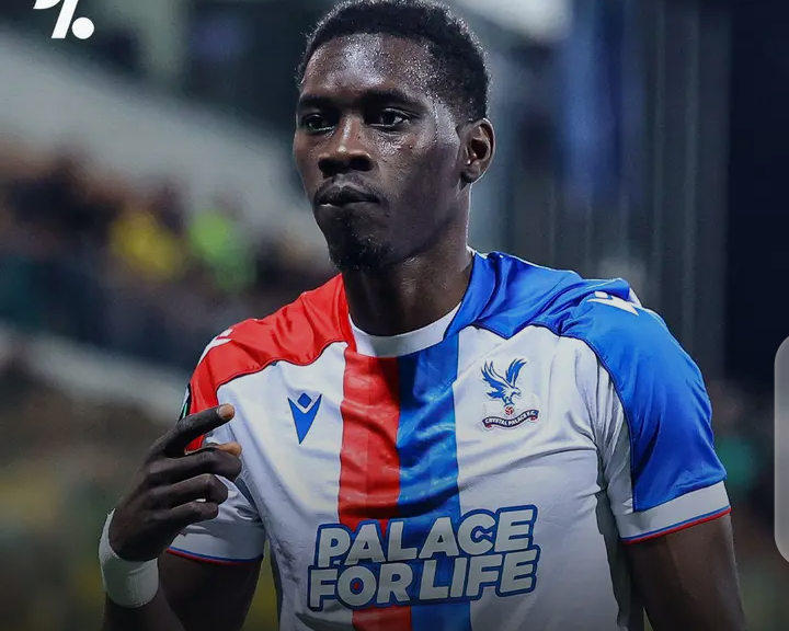 cristal place de qualifie grace à un double de isamaela sarr