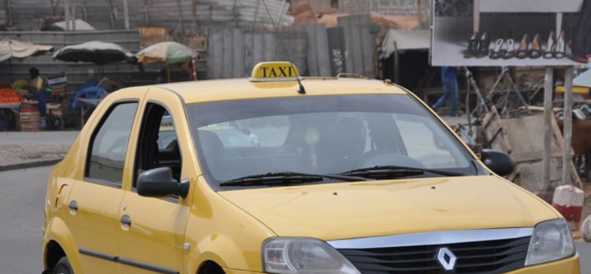 Un agent municipal vol un taxi et le transforme en…