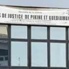 la mère soulève les draps et tombe sur l&rsquo;amant de sa fille de 17 ans, à l&rsquo;heure du kheud