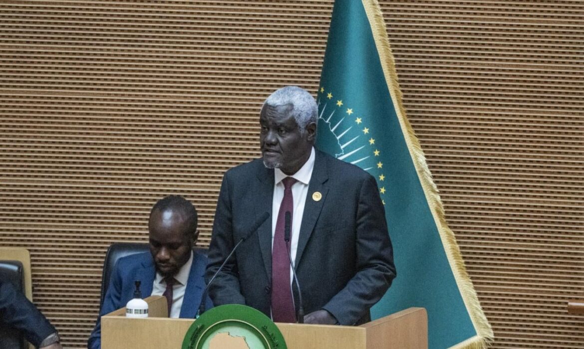 Macky Sall décroche aussi le soutien de Moussa Faki Mahamat