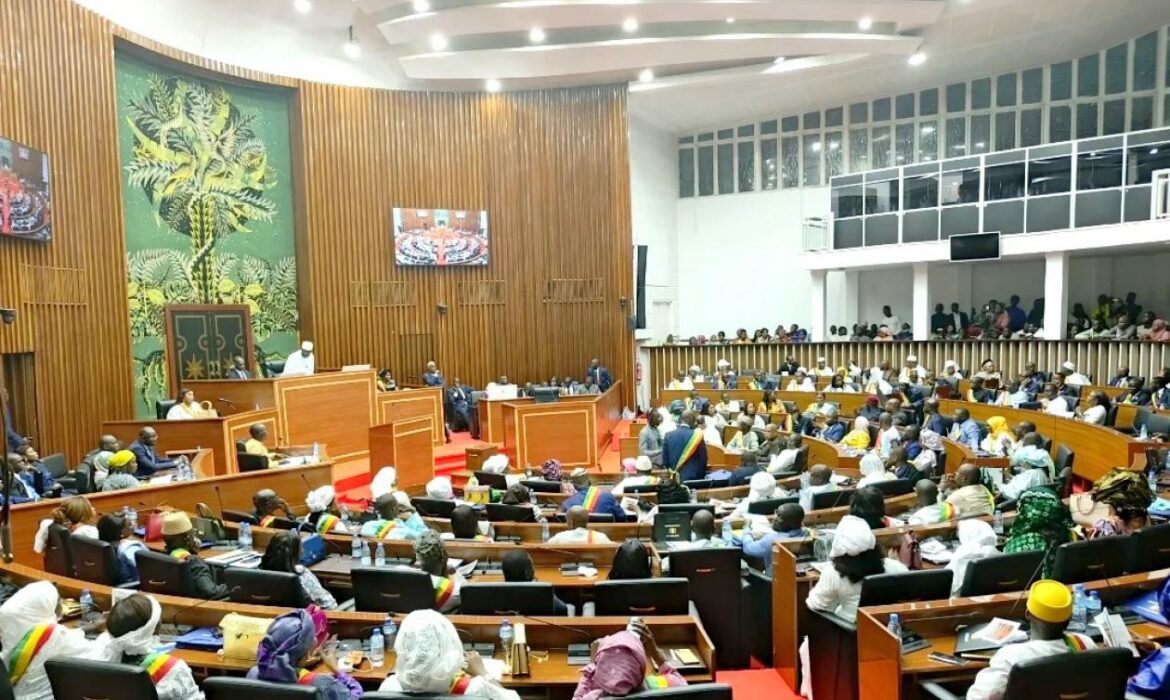 travaux parlementaires suspendus, ce qui a tout stoppé