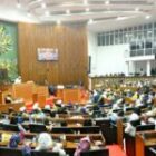 travaux parlementaires suspendus, ce qui a tout stoppé