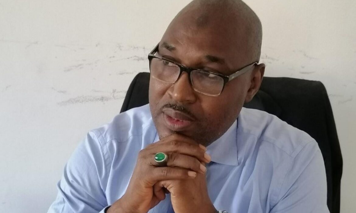 Le chroniqueur Adama Fall condamné, les détails de sa peine