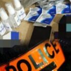 Piégé par son ami d&rsquo;enfance, un présumé homosexu,el arrêté presque nu avec ses préservatifs