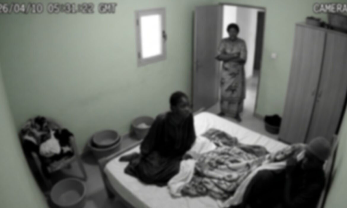 Saourou surpris à l&rsquo;heure du « kheud » sous les draps de sa copine, le film d&rsquo;une interpellation