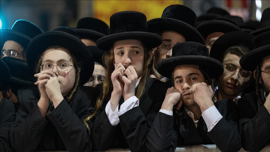 Mathilde Panot dénonce un « odieux chantage » pour imposer l’examen anticipé de la loi Yadan