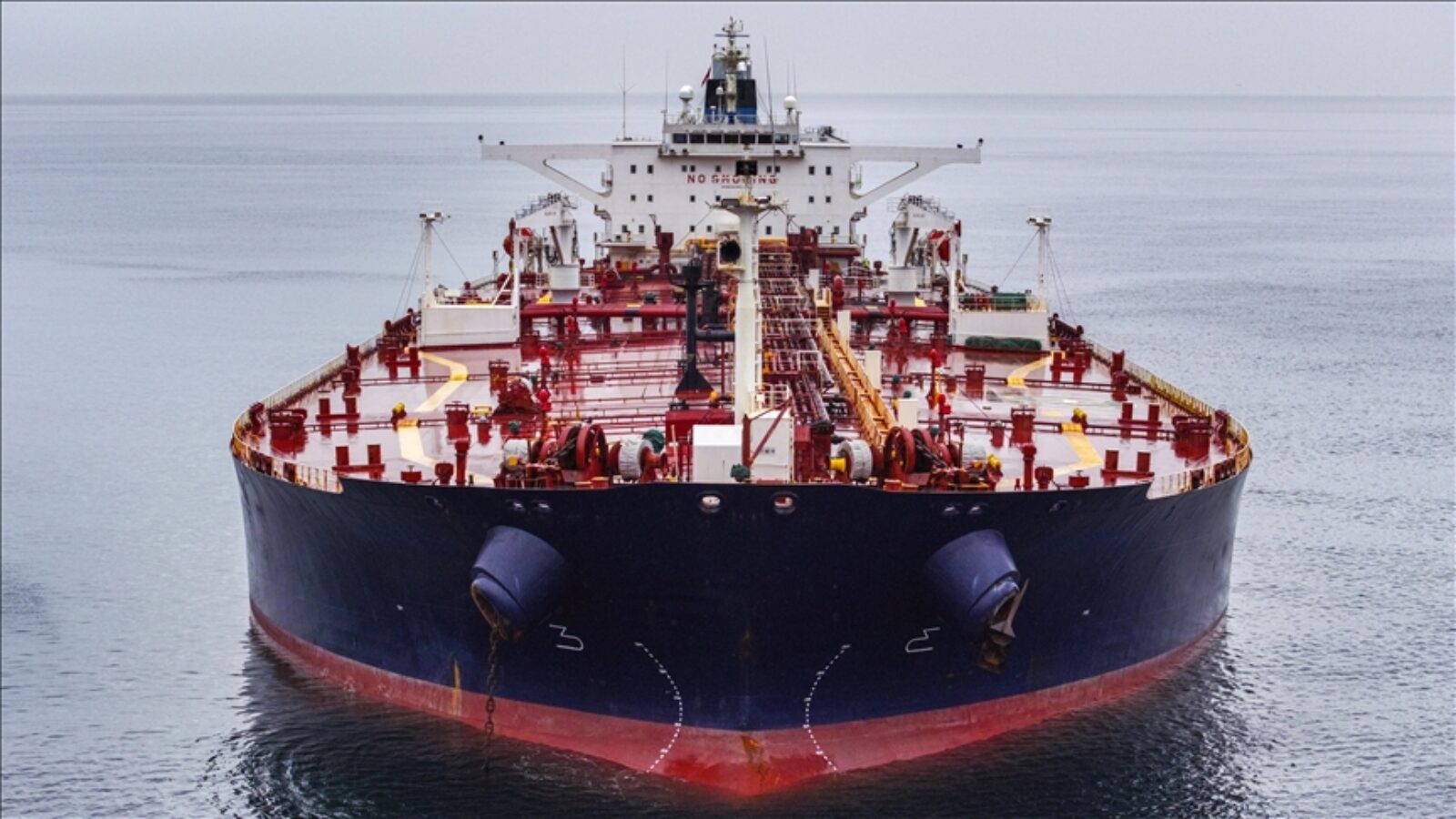 L’alerte maritime déclenchée au Qatar après la frappe d’un projectile inconnu sur cette cible commerciale