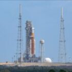 la NASA déploie quatre astronautes pour une expédition qui rompt avec un demi-siècle d’attente.