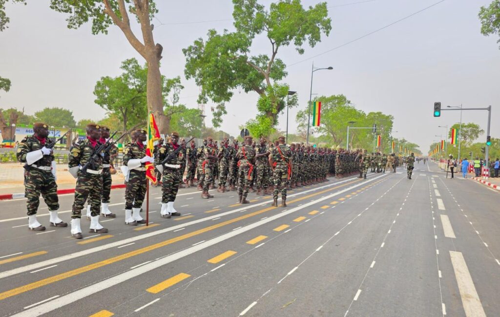 le grand défi de 2026 mis en lumière lors de la parade militaire présidée à Thiès