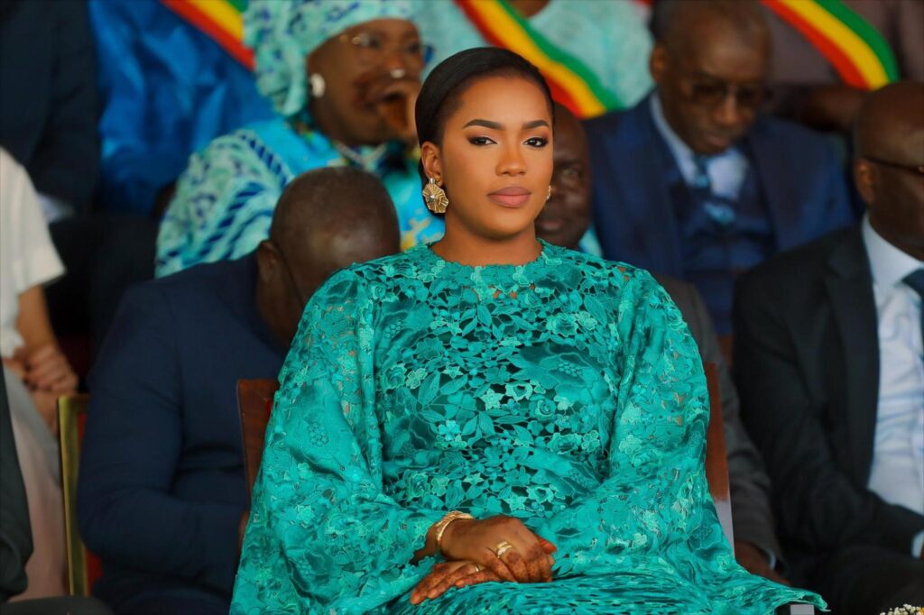 la Première Dame Absa Faye désigne le véritable baromètre de la force d’une nation