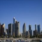 L’impact d’un drone iranien sur un bâtiment étatique au Koweït force le basculement des services en télétravail