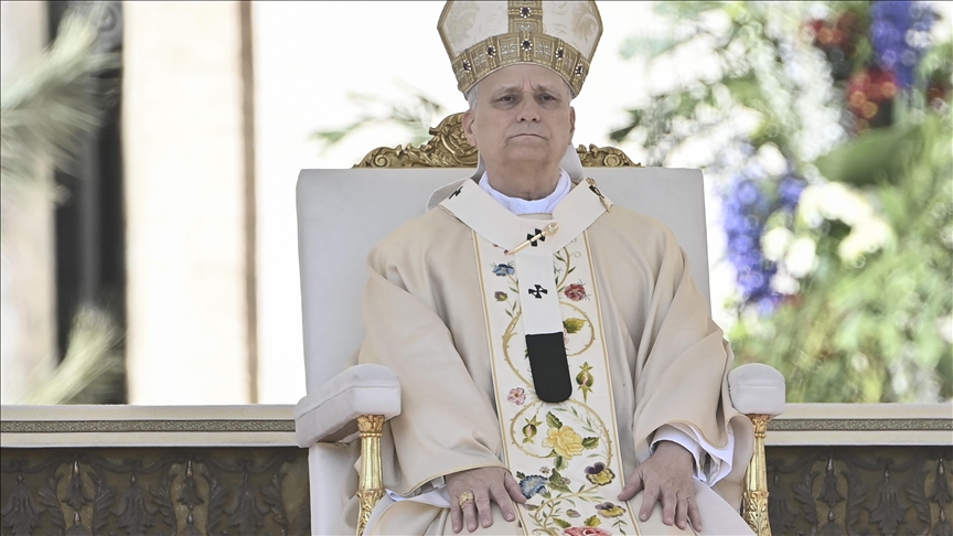 lors de son premier message pascal, le pape Léon XIV rompt avec une longue tradition