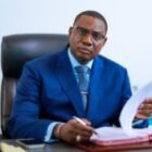 la tutelle se désolidarise et dévoile le dossier disciplinaire de ce haut cadre