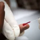 le décrochage médical massif qui menace le contrôle d’une épidémie majeure au Sénégal