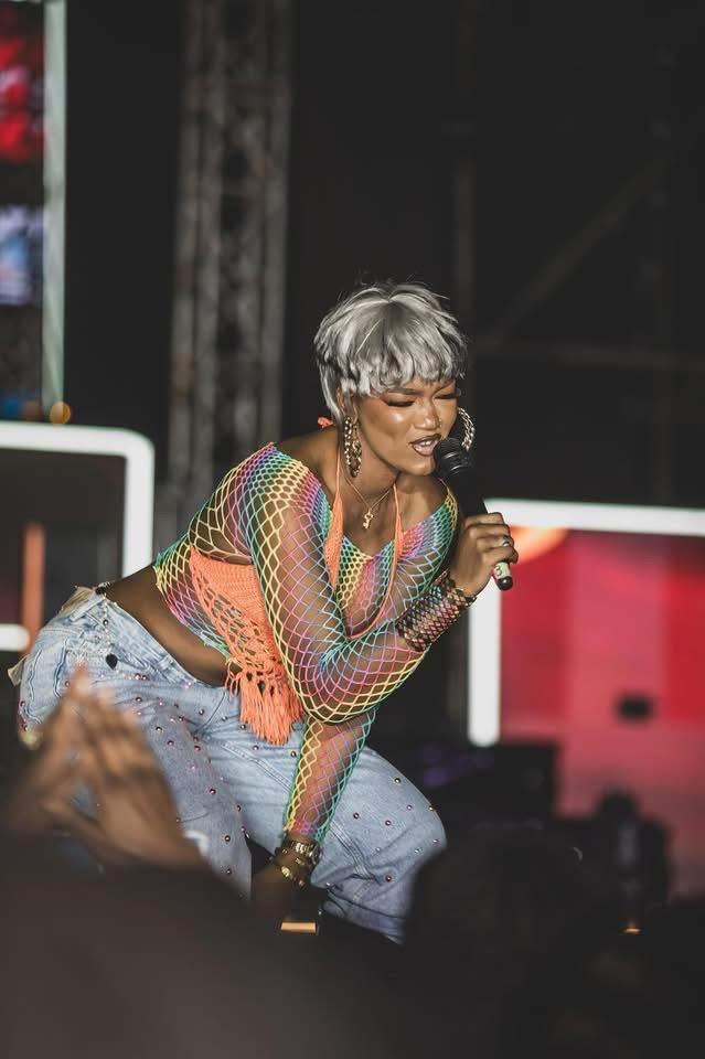 Accusations LGBT au concert de Mia Guissé, JAMRA révèle les vraies couleurs du t-shirt d’Ouly