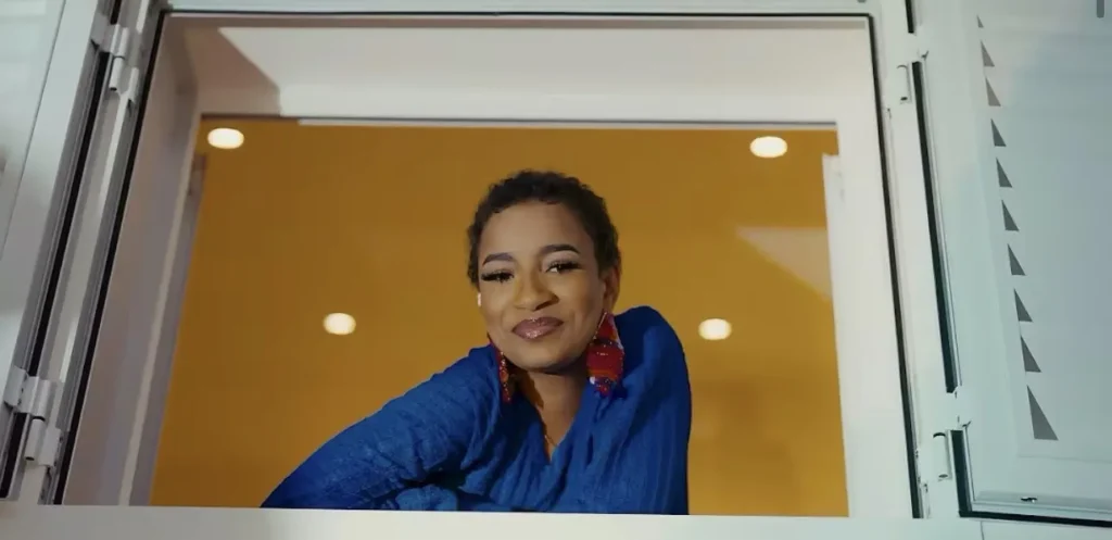 Bilou XIV met en images le hit Sagou avec un double parti pris esthétique