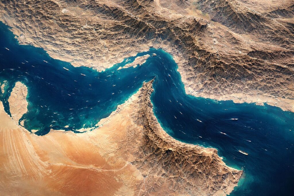 Washington et Téhéran bloquent Ormuz, le nombre de navires pris au piège