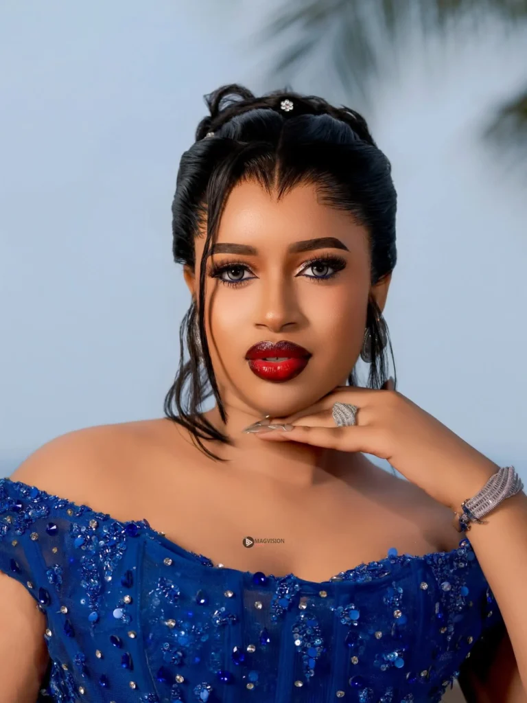 Ndeye Mouhamed Niang éblouissante, la couleur de sa robe enflamme les réseaux