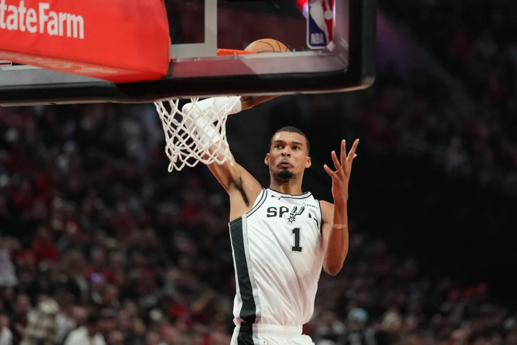 Houston relance la série contre les Lakers, Wembanyama revient avec 7 contres