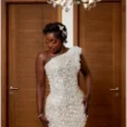 le nombre exact de tenues visibles sur les clichés