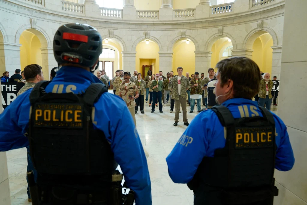 l’échéance légale du 1er mai peut forcer le Congrès à trancher sur l’Iran