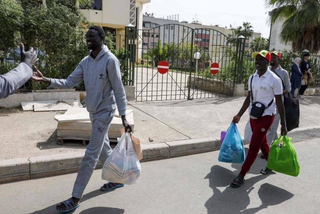 les images de la libération de trois des 18 supporters sénégalais