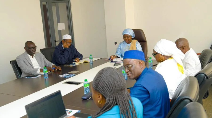 la ministre Fatou Diouf se concerte avec les acteurs