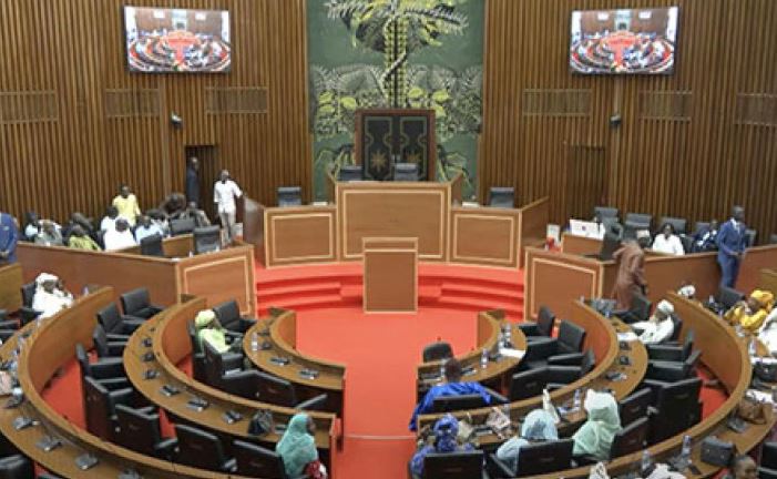 l’Assemblée nationale du Sénégal renforce son pouvoir de contrôle