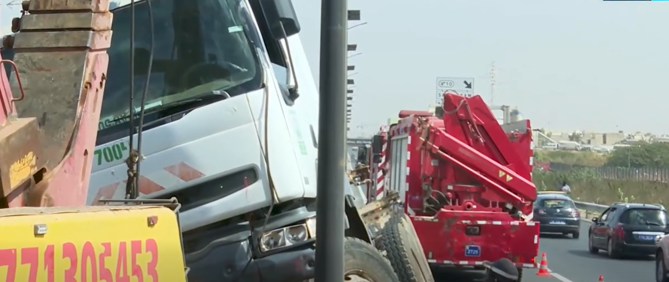 Retour du défilé de Thiès : Le film de l’accident qui a totalement paralysé l’autoroute à péage