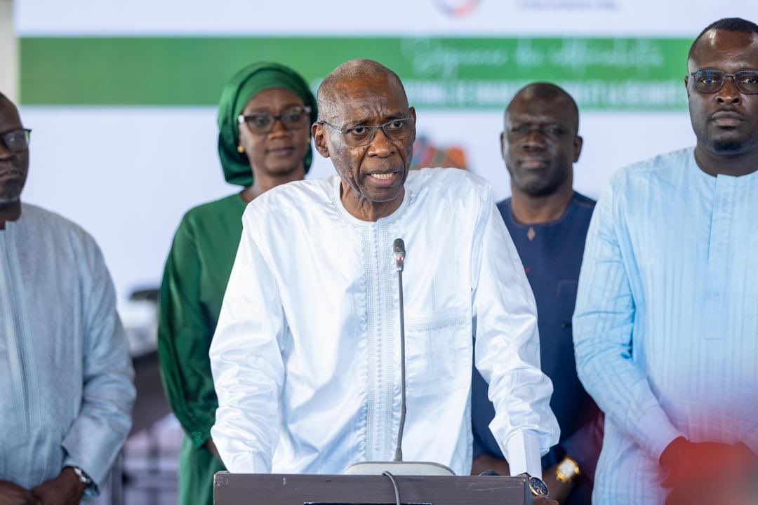 Dakar passe à l’offensive diplomatique