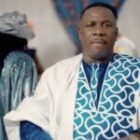 Le juge envoie trois de ses partenaires présumés en prison