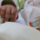 Le corps sans vie d’un nouveau né retrouvé dans un…