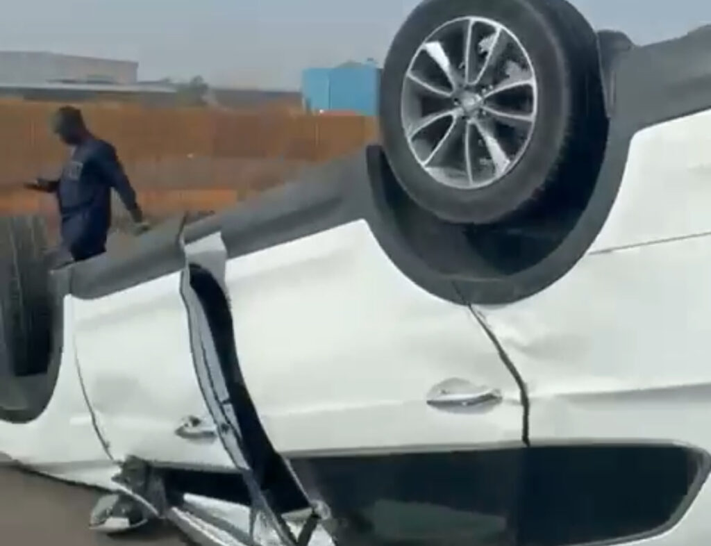 Un accident perturbe la circulation vers Diambiadio