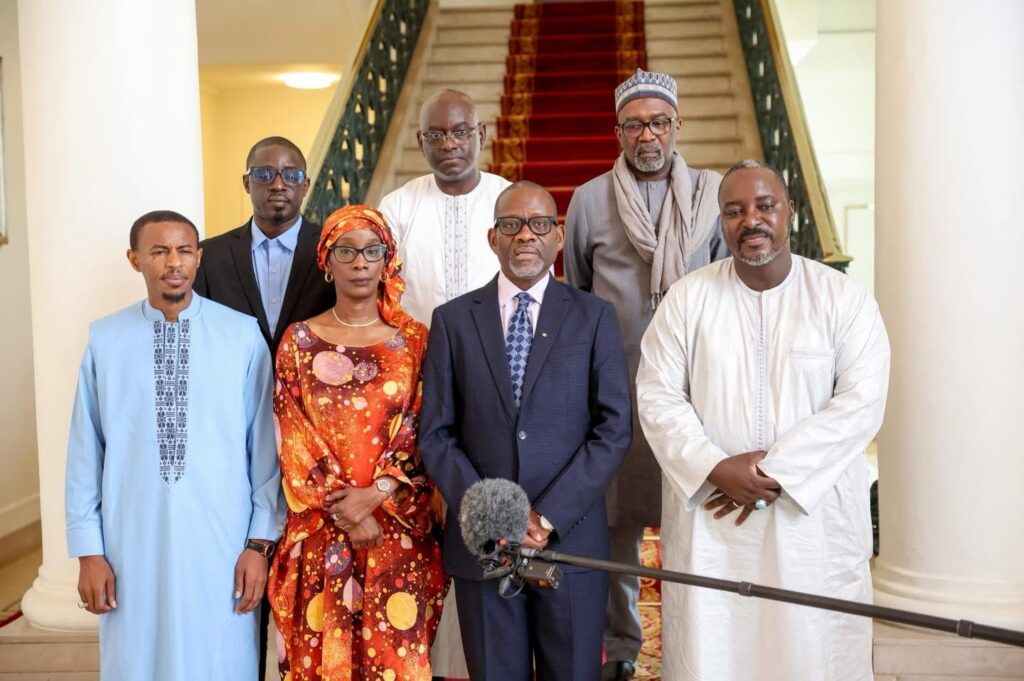 Le Président Diomaye Faye a reçu une délégation du PDS, venue lui transmettre un message du Président Wade