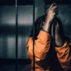 une jeune femme déférée pour meurtre après une altercation mortelle…