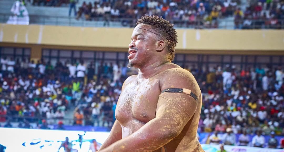 Le lutteur Doudou Sané choque la communauté musulmane avec son « nguimb » (photo)